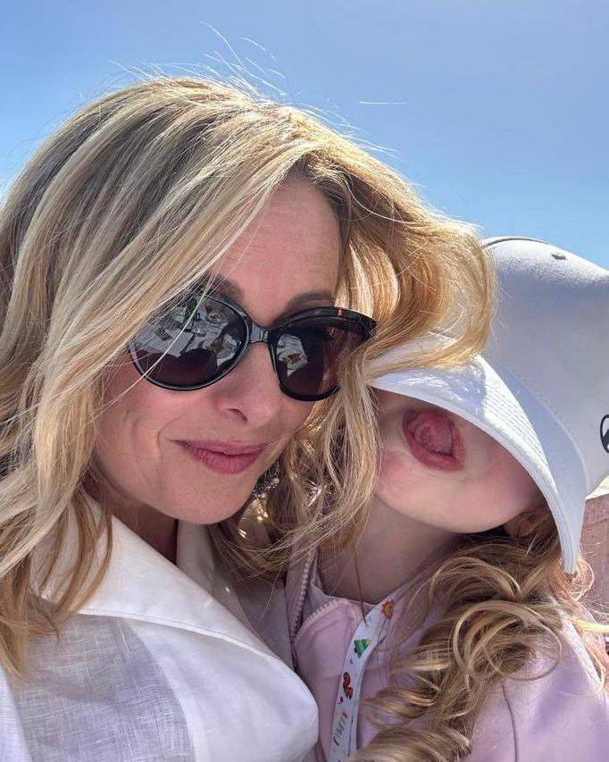 "Un augurio a tutti voi". Il messaggio di Meloni agli italiani per Ferragosto