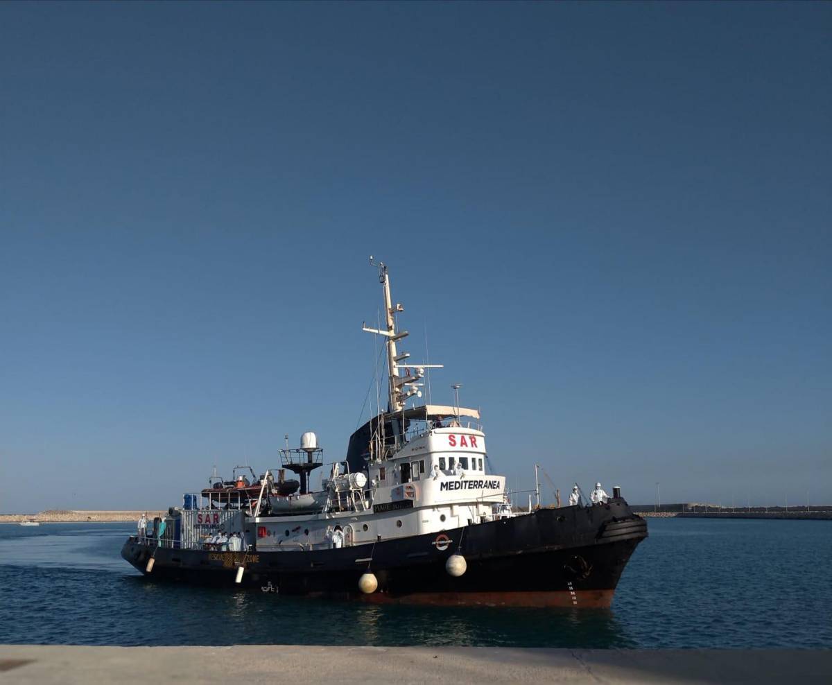 "Un dono del cielo". Nuova maxi nave (tedesca) per la Ong di Casarini 