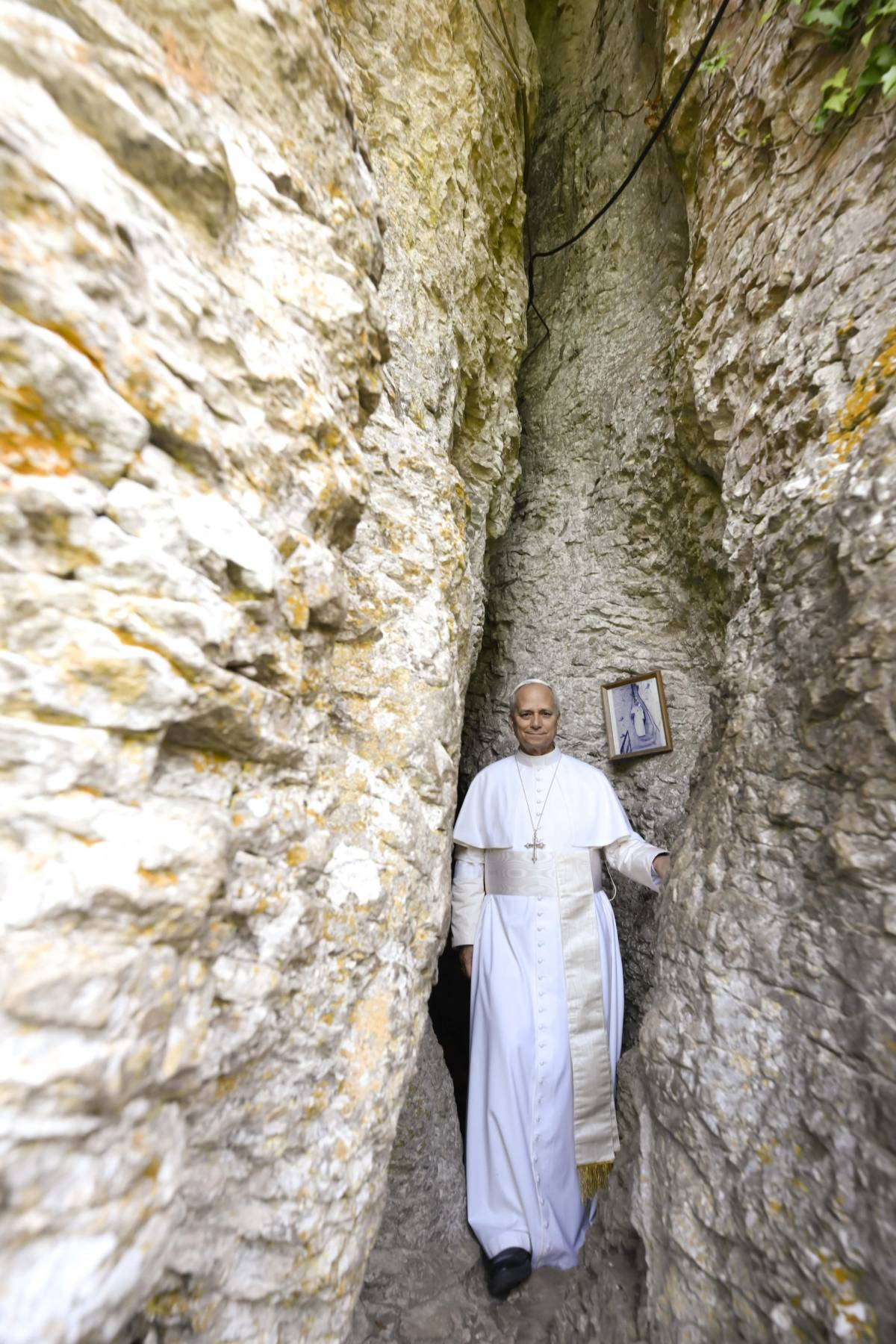 Anche il Papa ha un tubo che perde