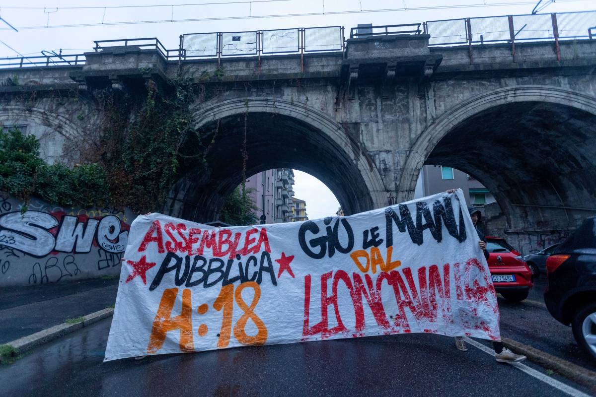 Meloni dà la linea: "Basta zone franche". E subito la sinistra sta con gli okkupanti