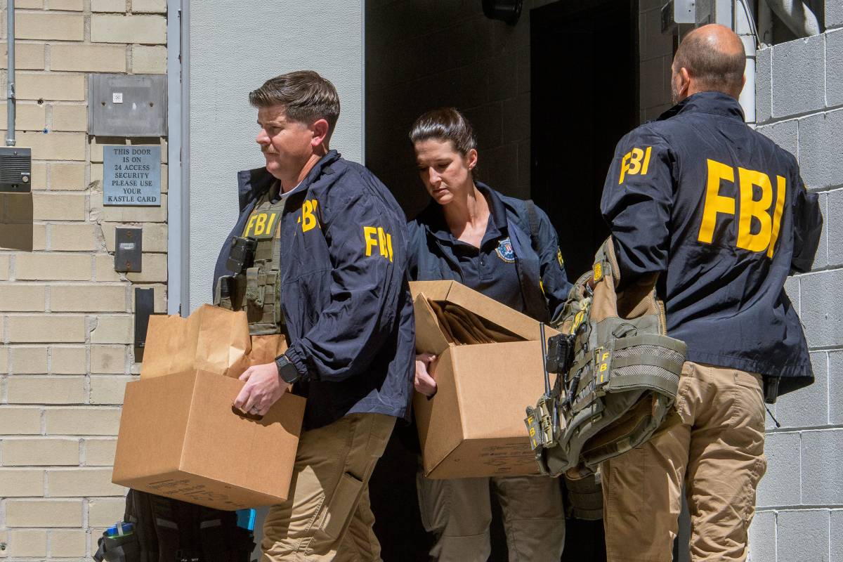 La scure di Donald sull'ex consigliere. L'Fbi fa irruzione nella casa di Bolton