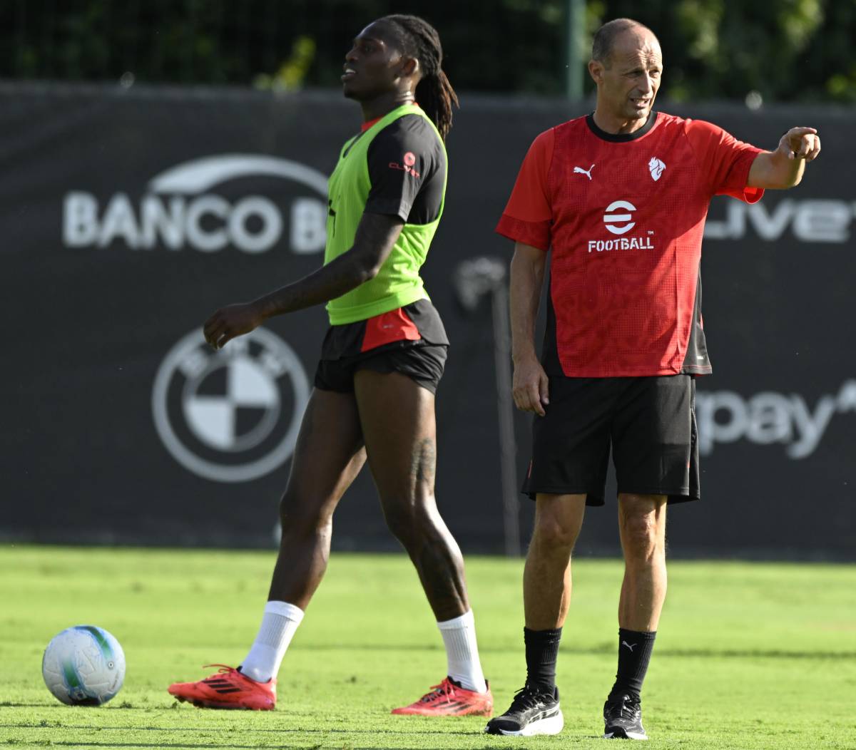 Milan, si parte Allegri