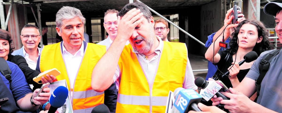 Salvini rincara su Macron. "Permaloso, combatta lui"