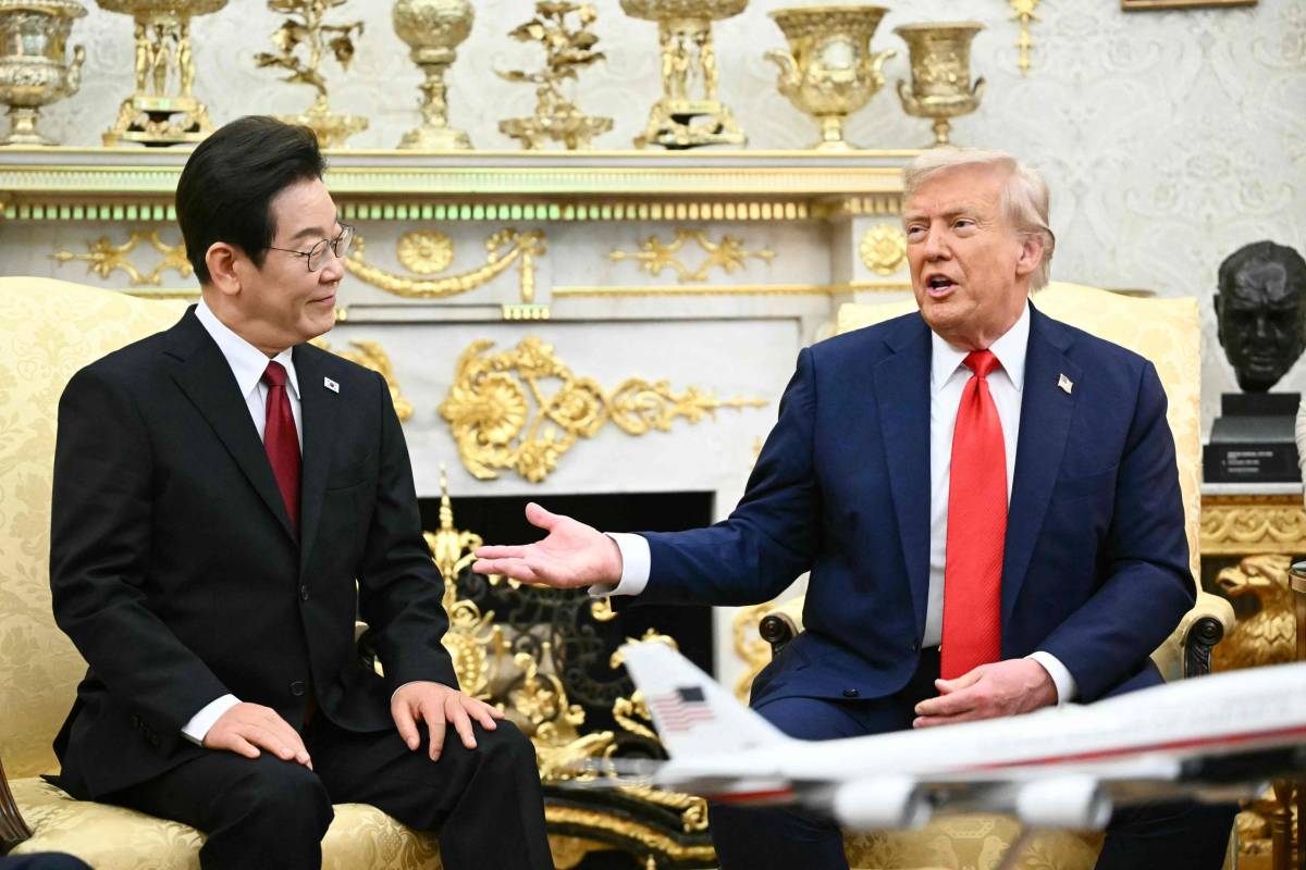 "Vedrò Xi e Kim". Poi Trump rilancia: "Dazi del 200% se non ci danno i magneti"