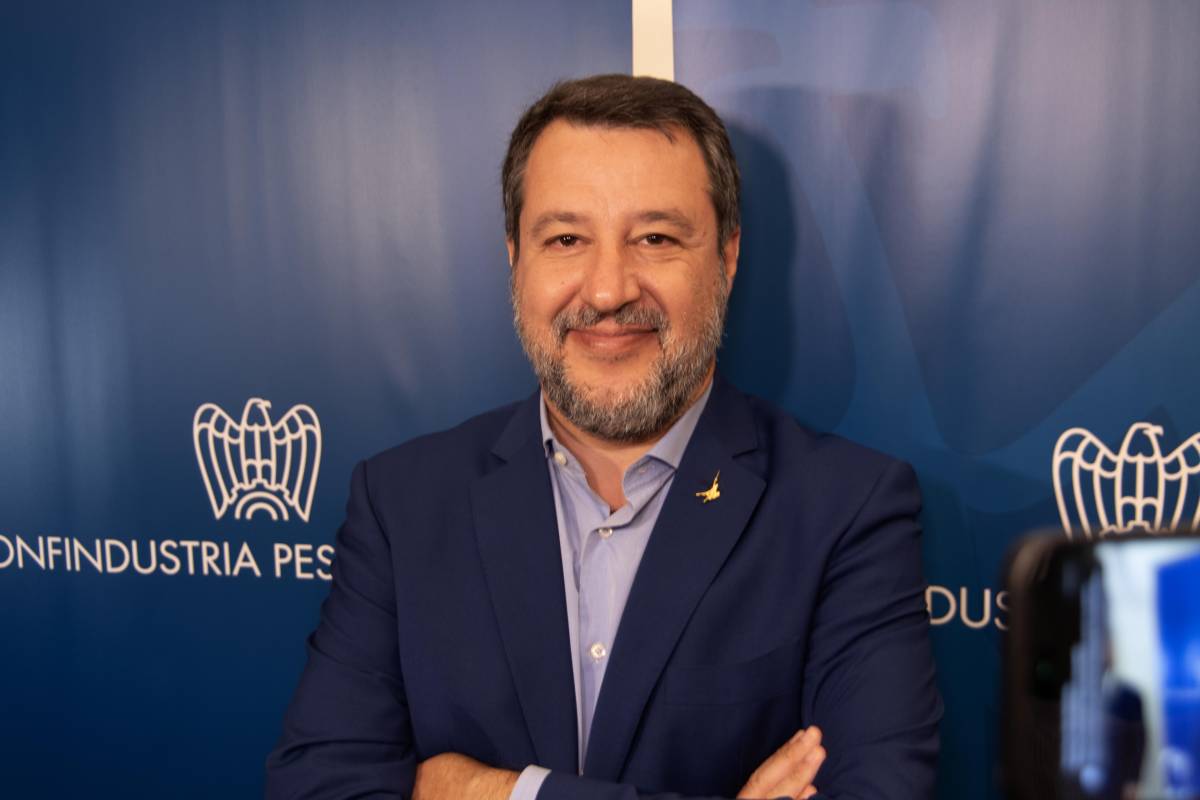 Pure i francesi si ribellano e danno ragione al leghista