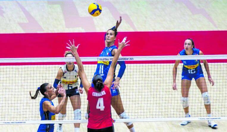 Italvolley donne, 3 su 3 Velasco: "E adesso inizia un altro mondiale"