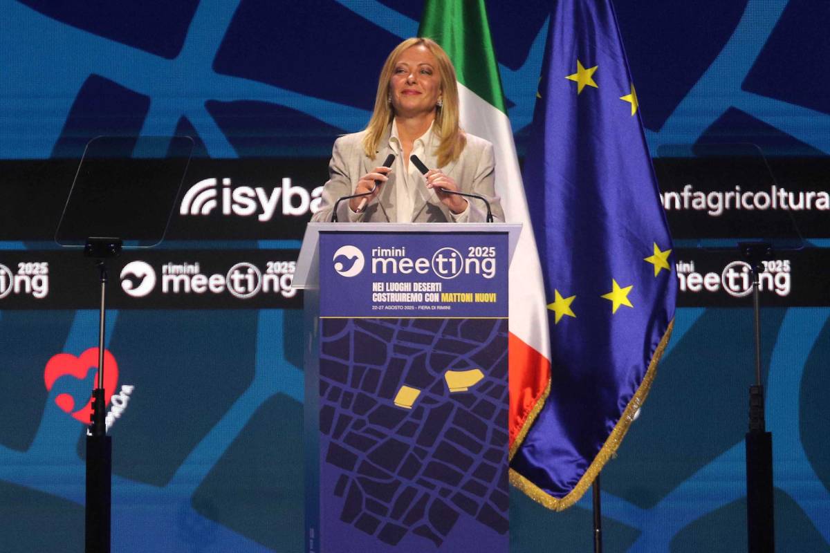 "Prezzi calmierati per i giovani". Meloni lancia il piano casa e sente Salvini