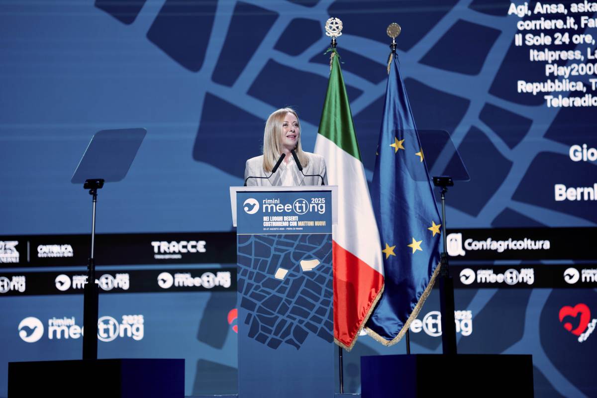 Meloni lancia la "Fase 2": "Piano casa per famiglie e sì alla libertà scolastica". Su migranti e giustizia affondo contro i giudici