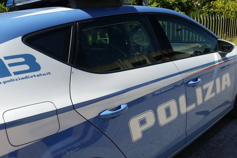 L'auto precipita nel Po. Muoiono due pensionati