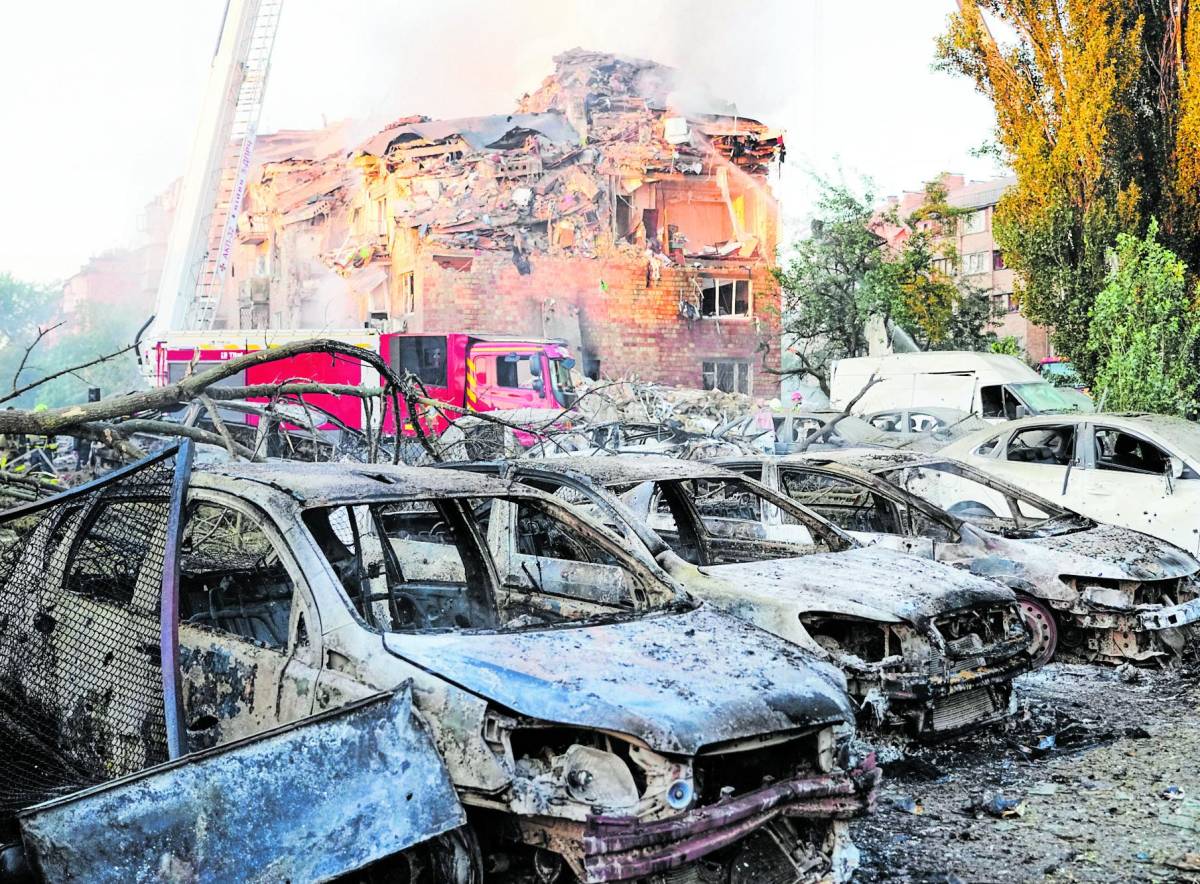 Le bombe di Mosca sui colloqui. Strage a Kiev, colpiti gli uffici Ue