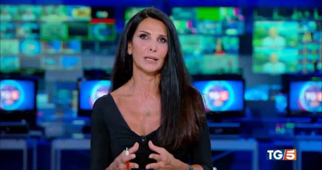 "Nascere maschi è nella natura, diventare uomini è complicato". L'intervento della giornalista del Tg5 diventa virale