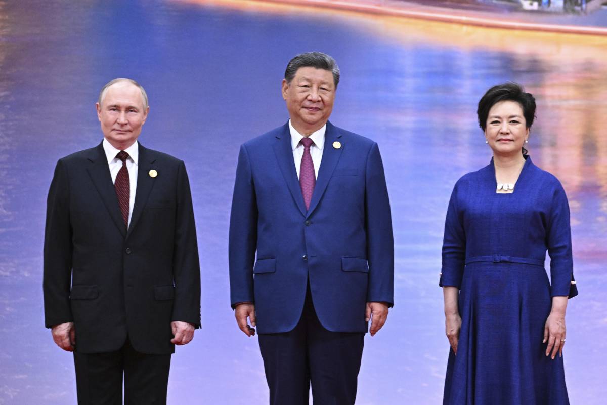 Putin in Cina, media: "Erdogan potrebbe offrirgli mediazione". Incontro Xi-Modi: "Manteniamo la pace"