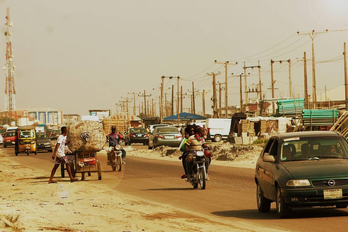 Ennesimo linciaggio islamico in Nigeria: folla brucia viva una donna accusata di balsfemia