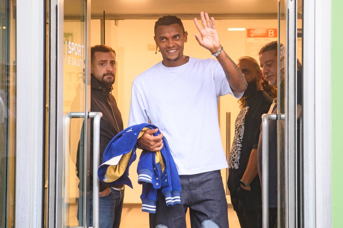 Inter, sorpresa Akanji. Anche Openda per la Juve. Rabiot consola il Milan