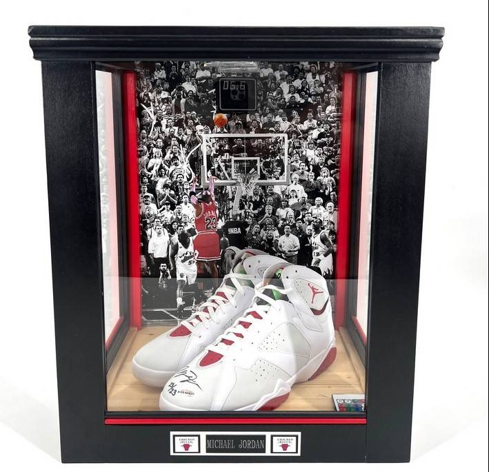 https://img.ilgcdn.com/sites/default/files/styles/xl/public/foto/2025/09/09/1757409705-nike-air-jordan.jpg?_=1757409705