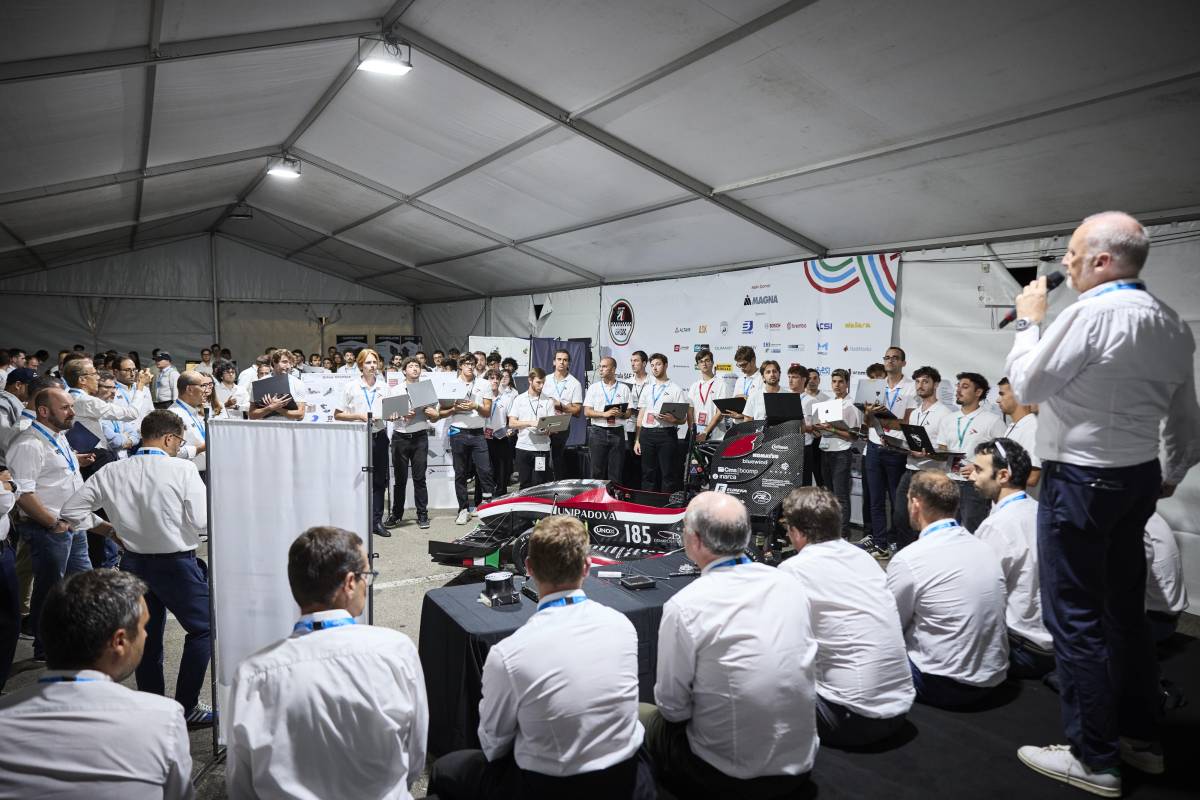 https://img.ilgcdn.com/sites/default/files/styles/xl/public/foto/2025/09/15/1757918778-fsae-italy2025-design-finals.jpg?_=1757918778