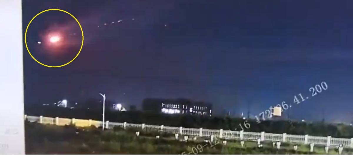 https://img.ilgcdn.com/sites/default/files/styles/xl/public/foto/2025/09/16/1758023333-cina-meteorite-0.jpg?_=1758023333