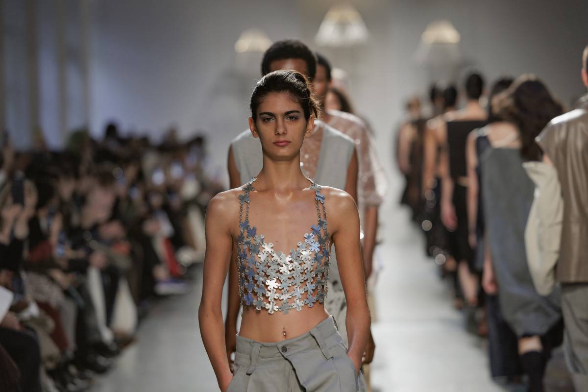 https://img.ilgcdn.com/sites/default/files/styles/xl/public/foto/2025/10/06/1759777018-pasqualetti-ss26-finale-12.jpg?_=1759777018