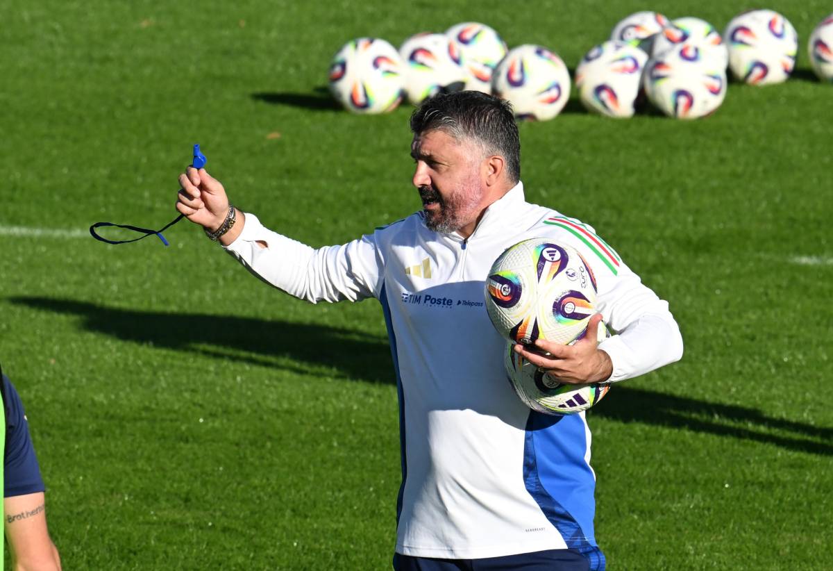 https://img.ilgcdn.com/sites/default/files/styles/xl/public/foto/2025/10/10/1760057310-gattuso-allenamento-coverciano.jpg?_=1760057310