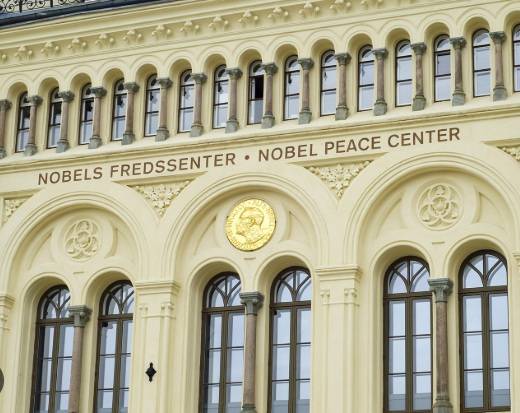 https://img.ilgcdn.com/sites/default/files/styles/xl/public/foto/2025/10/10/1760089210-palazzo-nobel-pace.jpg?_=1760089210