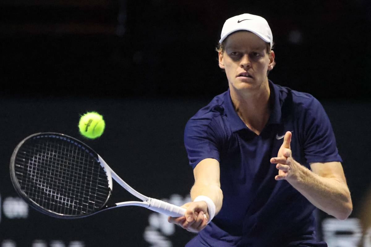 Sinner strapazza Tsitsipas: ora c'è Djokovic