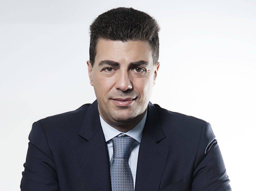 https://img.ilgcdn.com/sites/default/files/styles/xl/public/foto/2025/10/26/1761460395-pasquale-frega-e1516184645785.jpg?_=1761460395