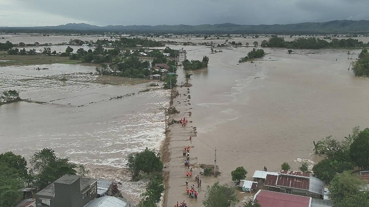 Filippine in ginocchio per il tifone Fung-Wong: 1,4 milioni di sfollati, si fa la conta dei morti