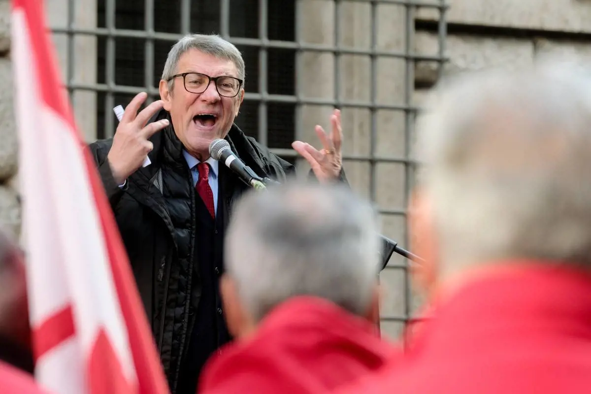 Migranti, il nuovo business Cgil: 3,5 milioni per corsi e permessi