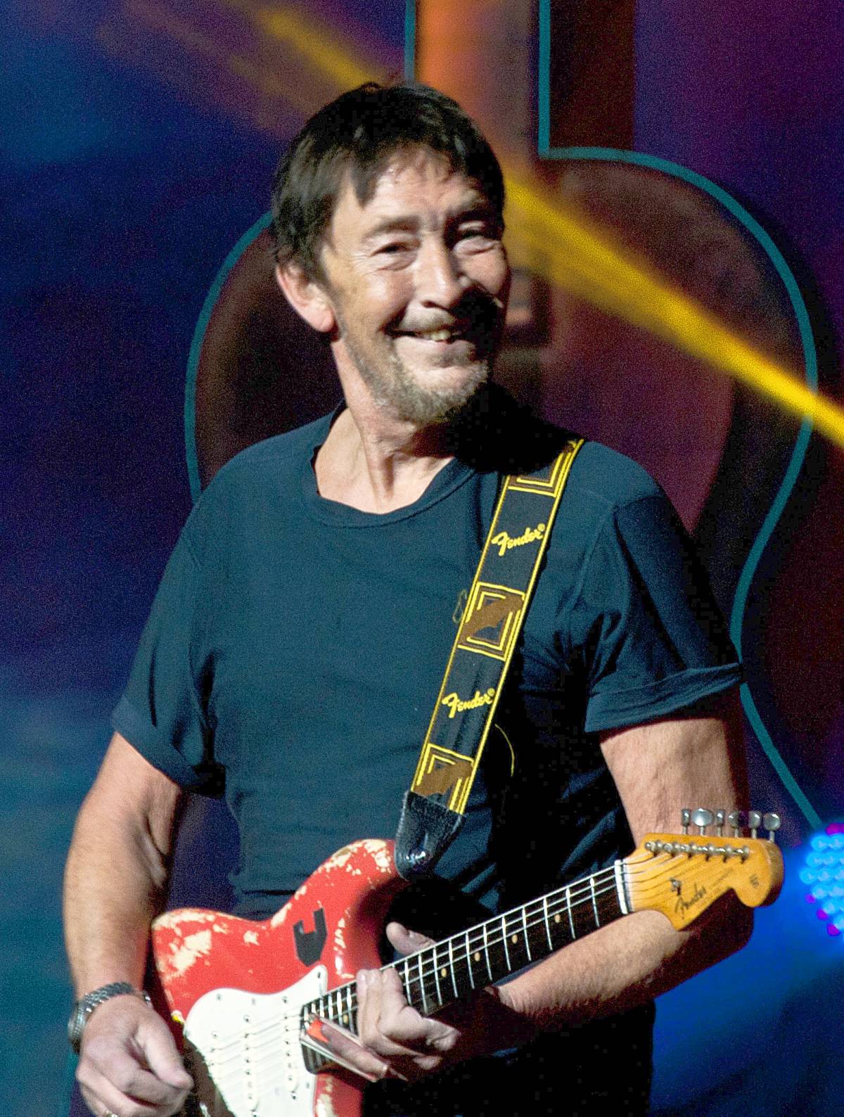 https://img.ilgcdn.com/sites/default/files/styles/xl/public/foto/2025/12/22/1766421035-chris-rea.jpg?_=1766421205
