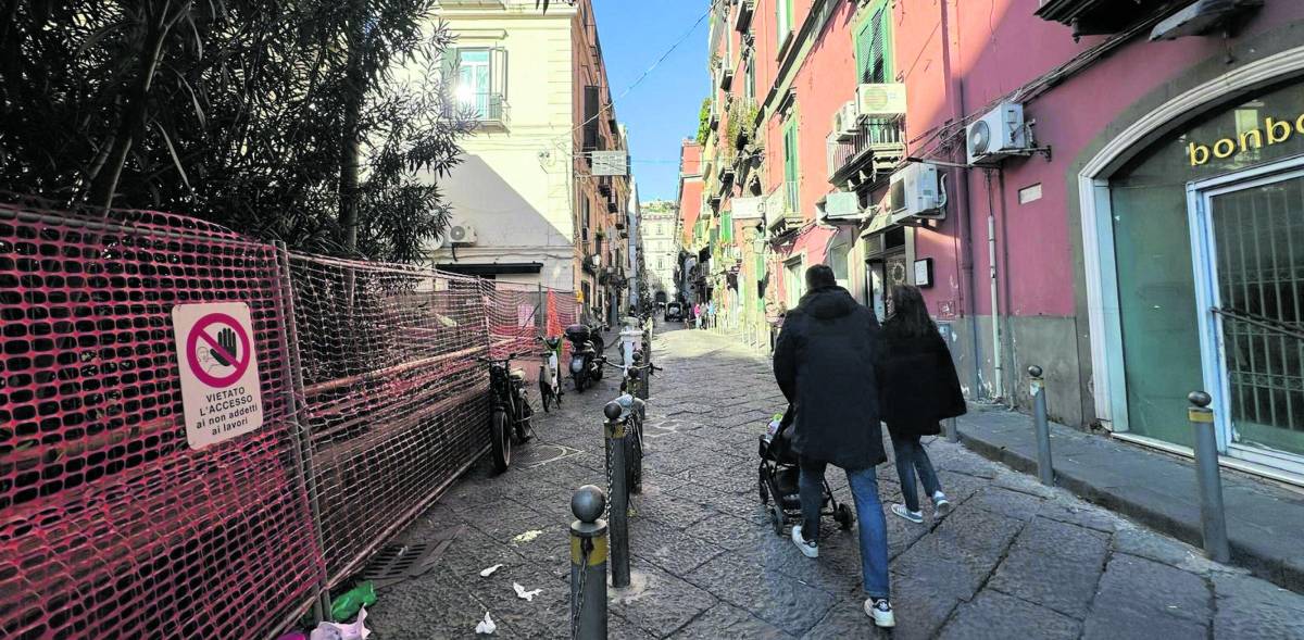 Accoltellato in piena movida per uno sguardo di troppo