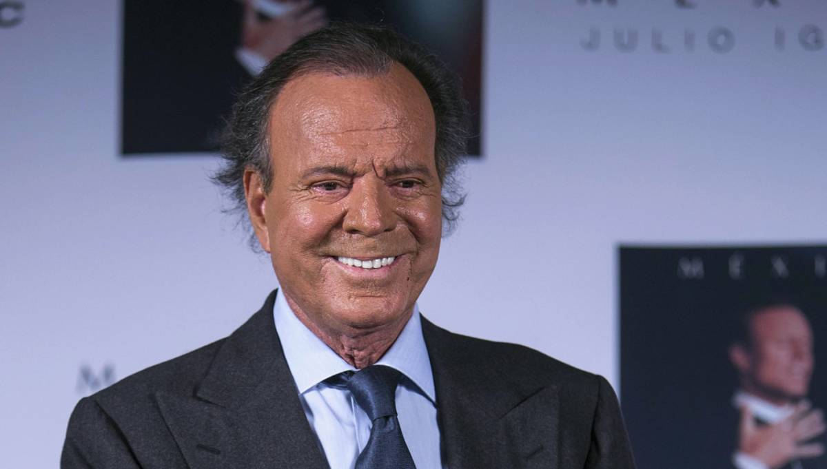 https://img.ilgcdn.com/sites/default/files/styles/xl/public/foto/2026/01/13/1768308298-julio-iglesias.jpg?_=1768308298