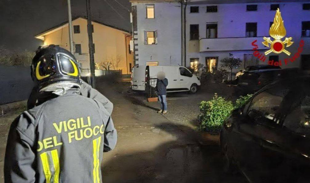 https://img.ilgcdn.com/sites/default/files/styles/xl/public/foto/2026/02/05/1770271948-vigili-fuoco-lucca.JPG?_=1770271948