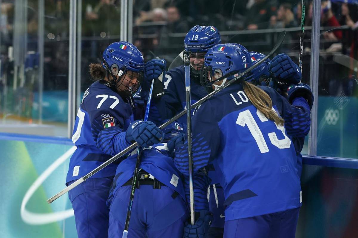https://img.ilgcdn.com/sites/default/files/styles/xl/public/foto/2026/02/09/1770647344-hockey-femminile-italia.jPG?_=1770647344