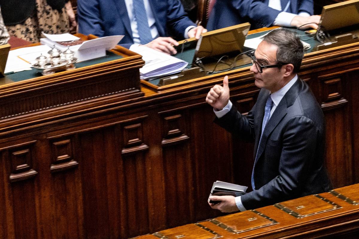 Primo ok agli aiuti all'Ucraina: la capriola dei suoi tre deputati che restano in maggioranza