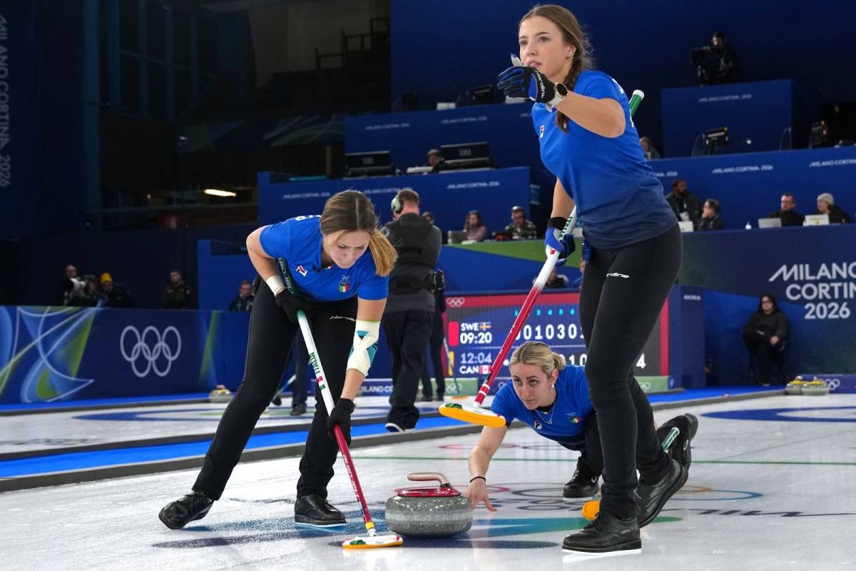 https://img.ilgcdn.com/sites/default/files/styles/xl/public/foto/2026/02/17/1771348036-curling-femminile.jPG?_=1771348036