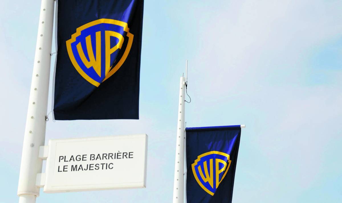 Su Warner Bros vince Paramount