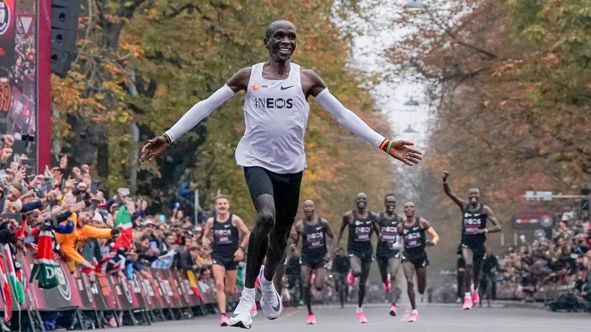 https://img.ilgcdn.com/sites/default/files/styles/xl/public/foto/2026/03/11/1773244328-eliud-kipchoge.jpeg?_=1773244328