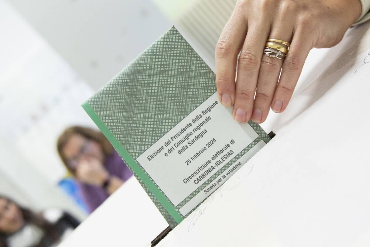 Premio di maggioranza e nome del premier ma mancano le preferenze: cosa prevede la nuova legge elettorale