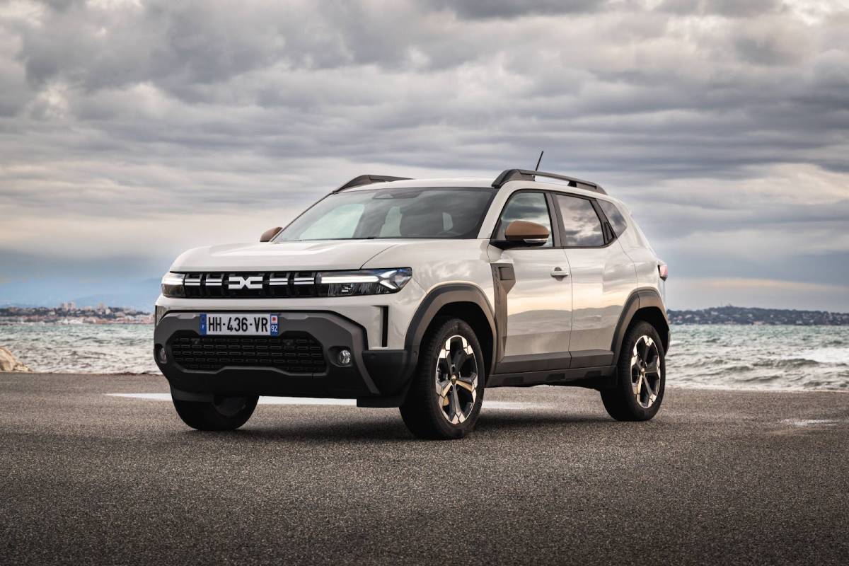 Dacia Duster, il SUV che abbina l’ibrido a GPL e la trazione 4x4