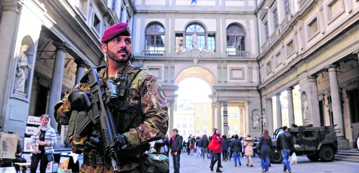 Attacco informatico, Uffizi blindati: rubati codici d'accesso e password