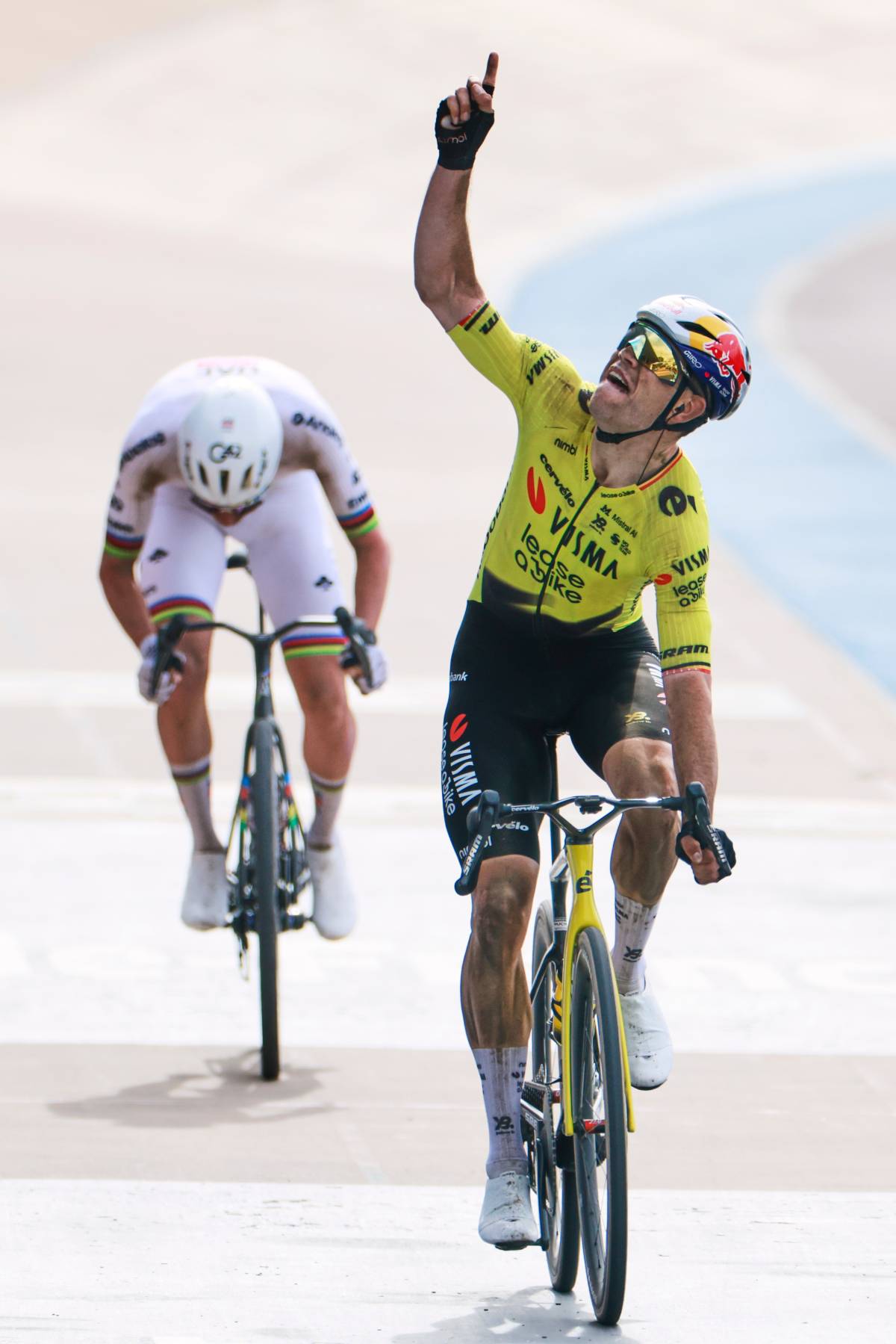L'inferno Roubaix benedice l'eterno piazzato van Aert