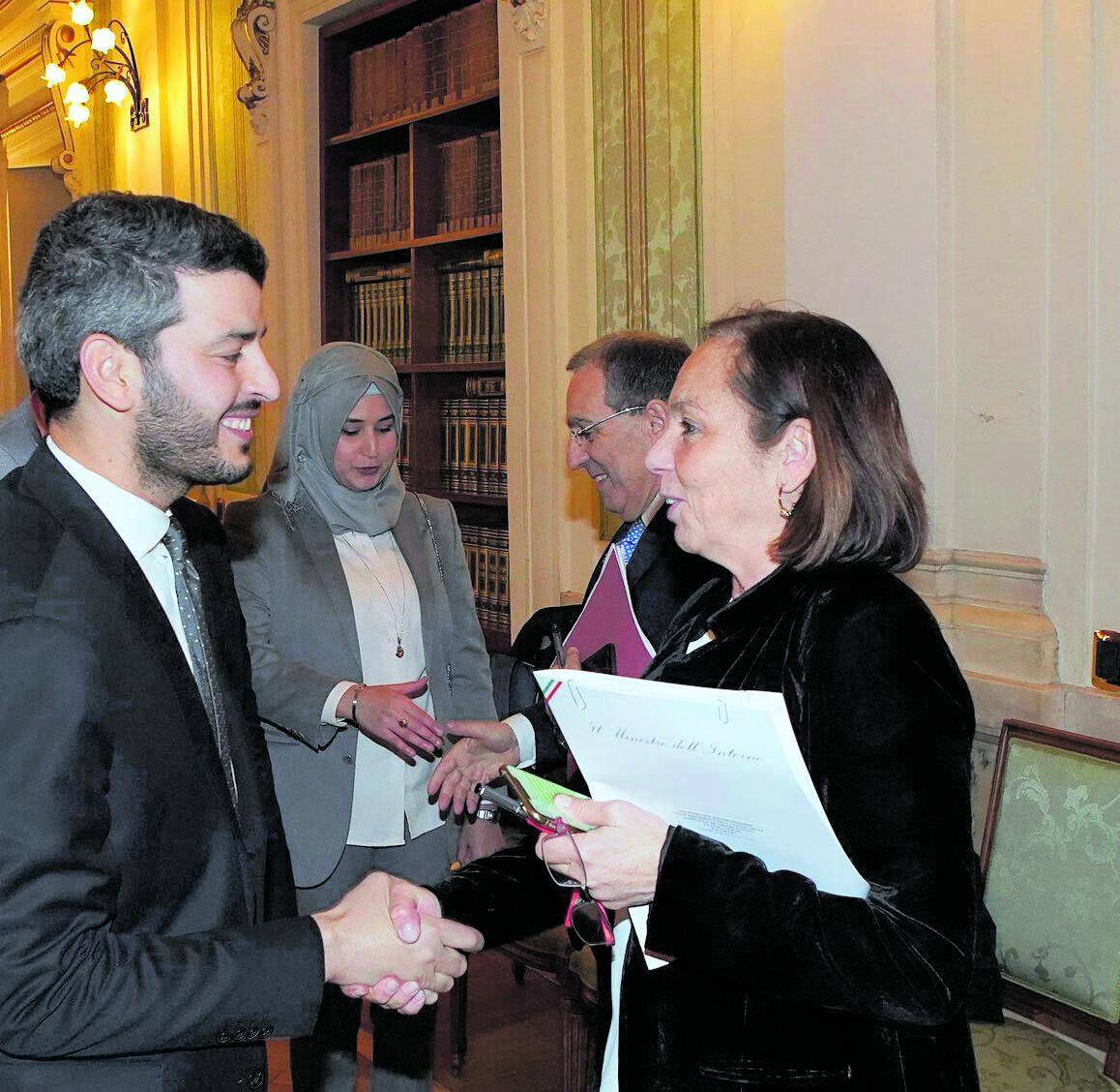 Soldi, sangue e mascherine alla radice dell'asse 5s-Ucoii