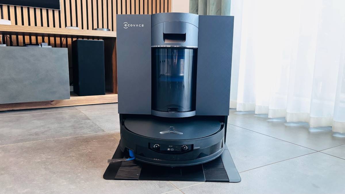 Da X1 a ECOVACS DEEBOT X12 OmniCyclone: cos'è cambiato in questi anni?