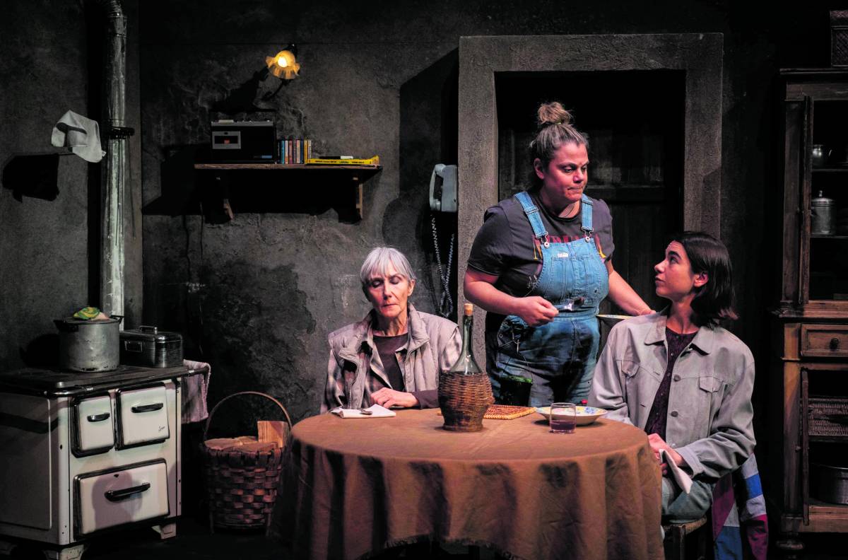 Tre donne condividono un segreto nella dark comedy di Di Luca