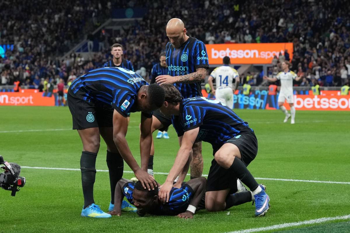 Festa nerazzurra a San Siro. L’Inter supera il Parma 2-0 ed è campione d’Italia