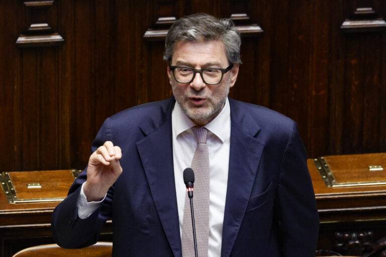 https://img.ilgcdn.com/sites/default/files/styles/xl/public/foto/2026/05/05/1777986278-giorgetti.jpg?_=1777986278