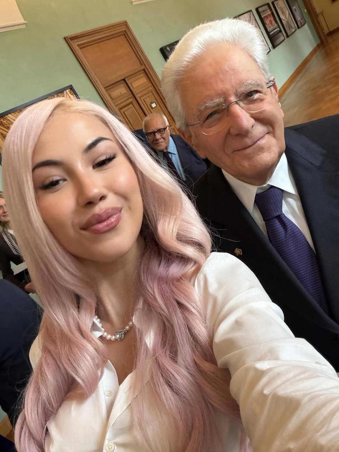 https://img.ilgcdn.com/sites/default/files/styles/xl/public/foto/2026/05/14/1778749961-selif.jpeg?_=1778749961