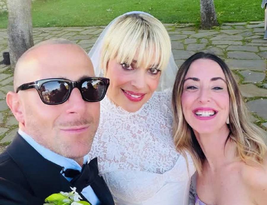 Micaela Ramazzotti e Claudio Pallitto, nozze segrete ad Assisi: Francesca Fagnani ha sposato la coppia