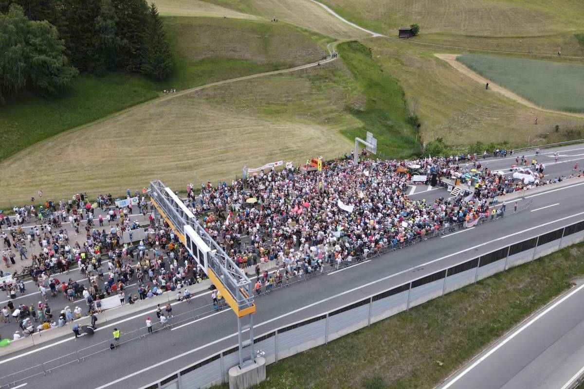 Sindaci, organizzazioni e ambientalisti: chi c'è dietro la paralisi del Brennero