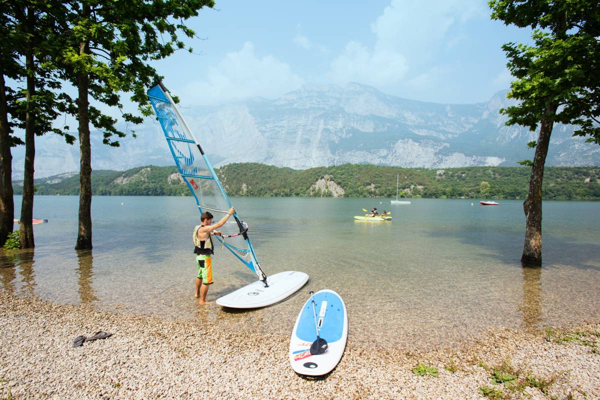 https://img.ilgcdn.com/sites/default/files/styles/xl/public/foto/2026/06/05/1780650508-gardatrentino-valledeilaghi-lagodicavedine.jpg?_=1780674585